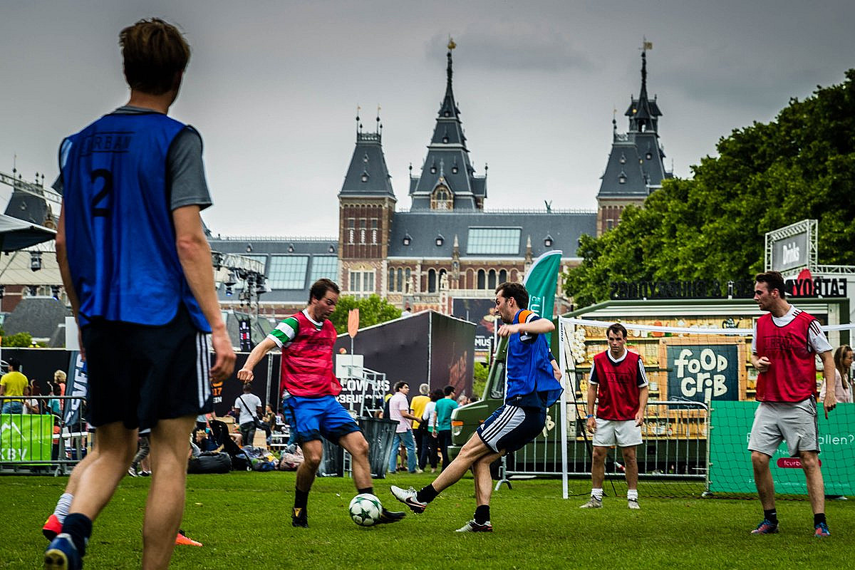 Een georganiseerde FC Urban wedstrijd in Amsterdam