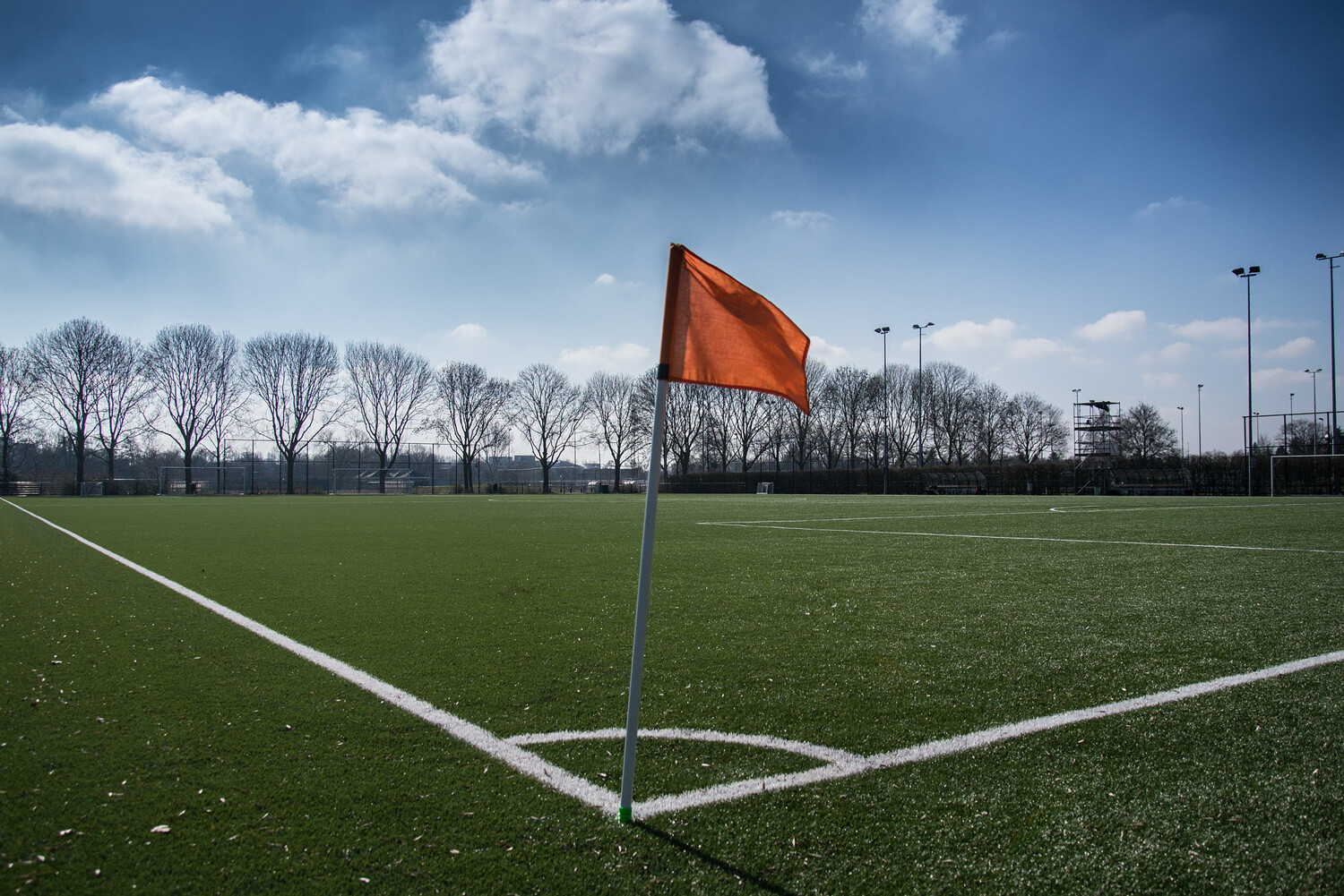 Competities Nederlands amateurvoetbal deels stilgelegd
