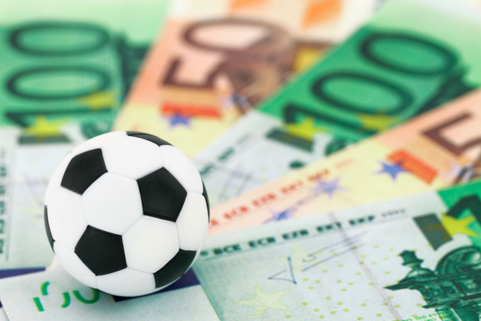 Einde zwart geld in het amateurvoetbal?