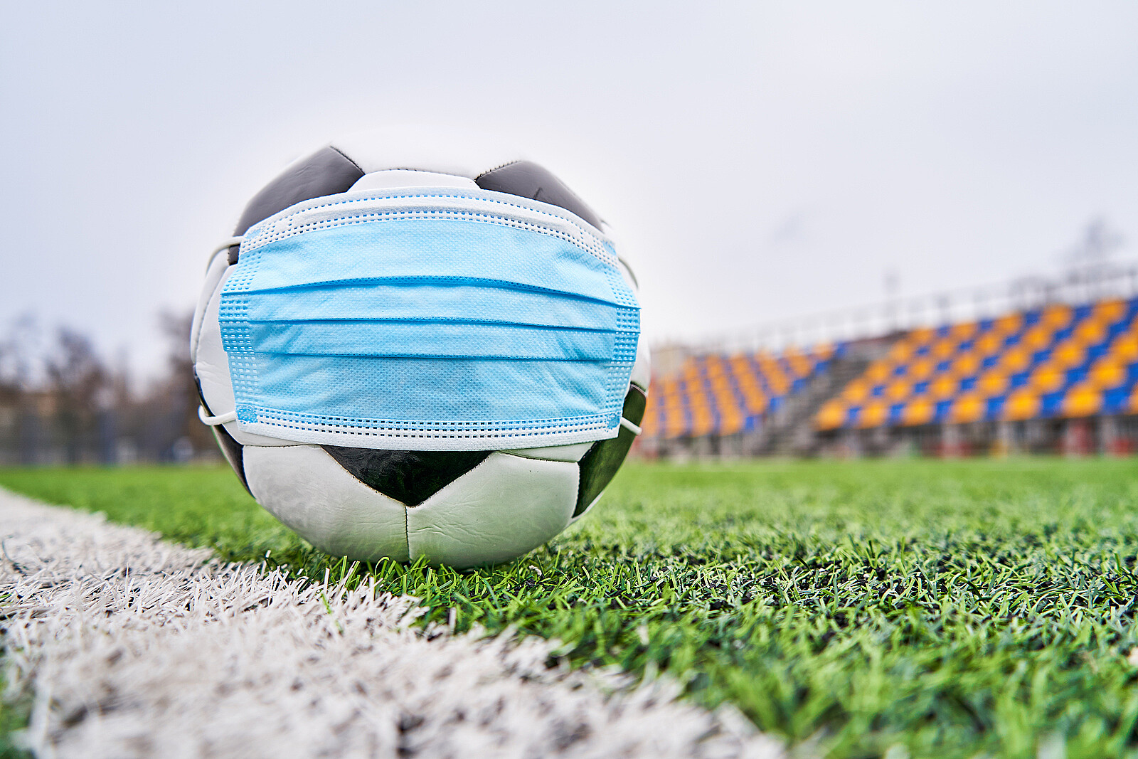 corona-stadion-bal-mondmaske_v2